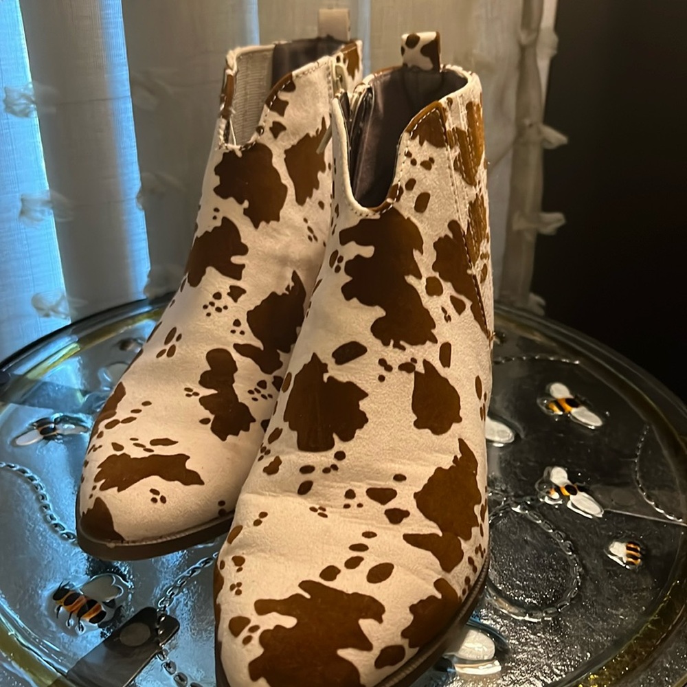 Arula Cow Print Booties